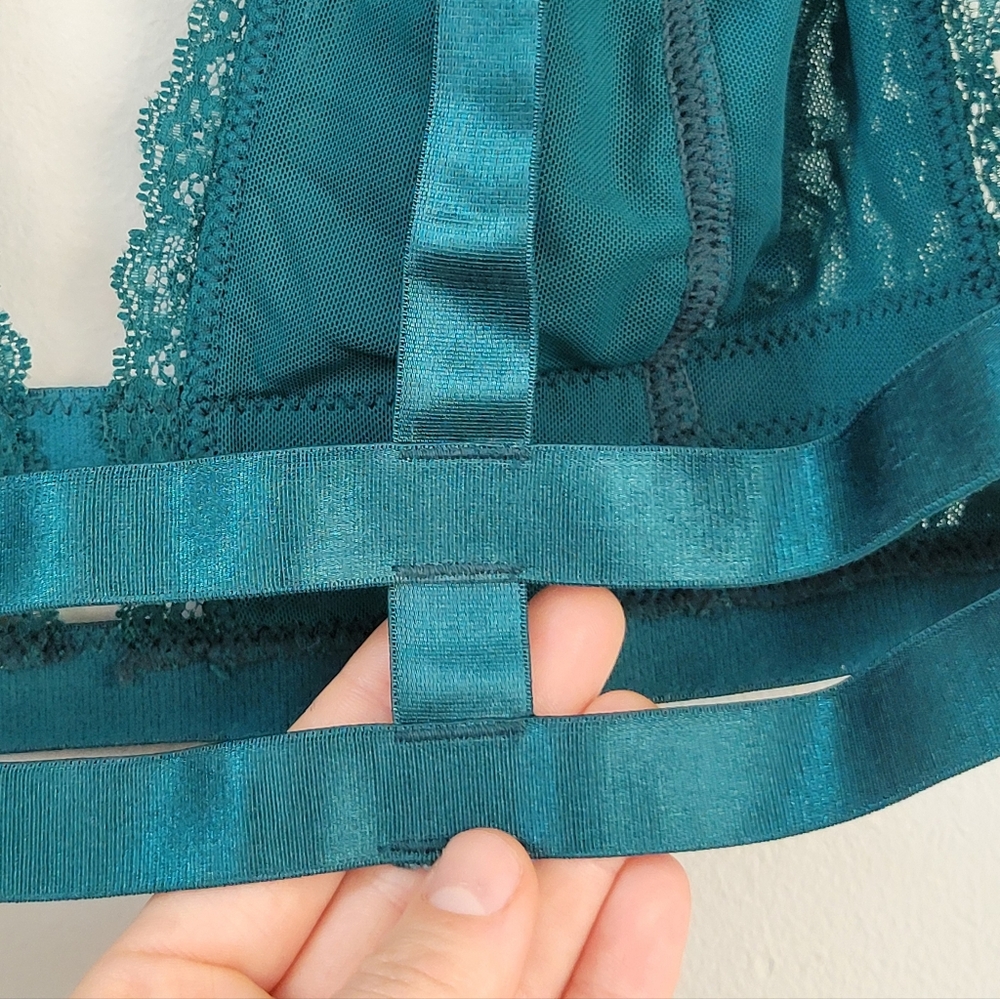NWT Free People Intimately Strappy Lace Turkish Sea Bralette Women's Size M Sexy - Picture 6 of 9